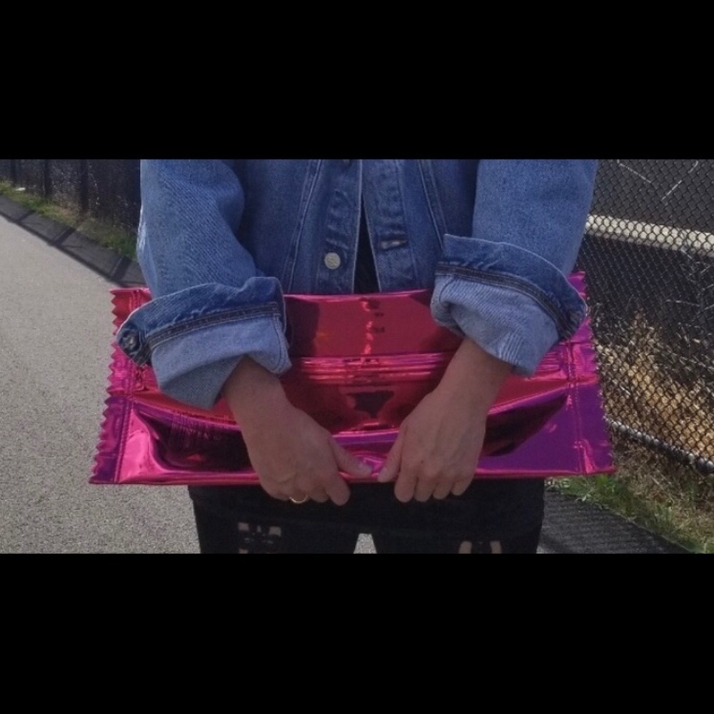 Maison Margiela for H&M giant candy wrapper clutch - Picture 3 of 4
